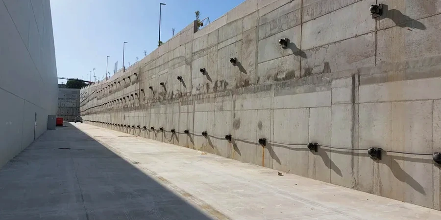 Diseño de Anclajes Activos y Pasivos en Calama: Soluciones para Suelos Salinos y Excavaciones Mineras
